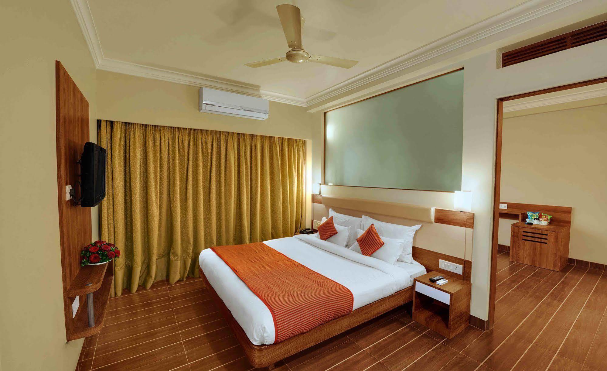 Daiwik Hotels Shirdi Εξωτερικό φωτογραφία